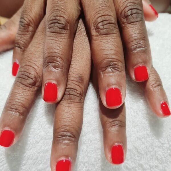 vernis semi permanent des mains